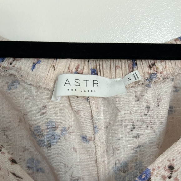 ASTR Flutter Sleeve Faux Wrap Top, Medium NWOT - Picture 5 of 8